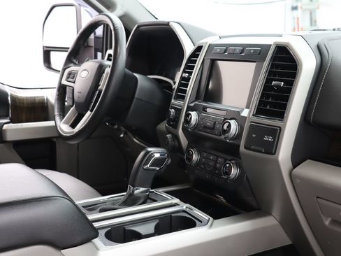 Used 2020 Ford F150 Lariat w/ Equipment Group 502A Luxury AWD/4WD image 33