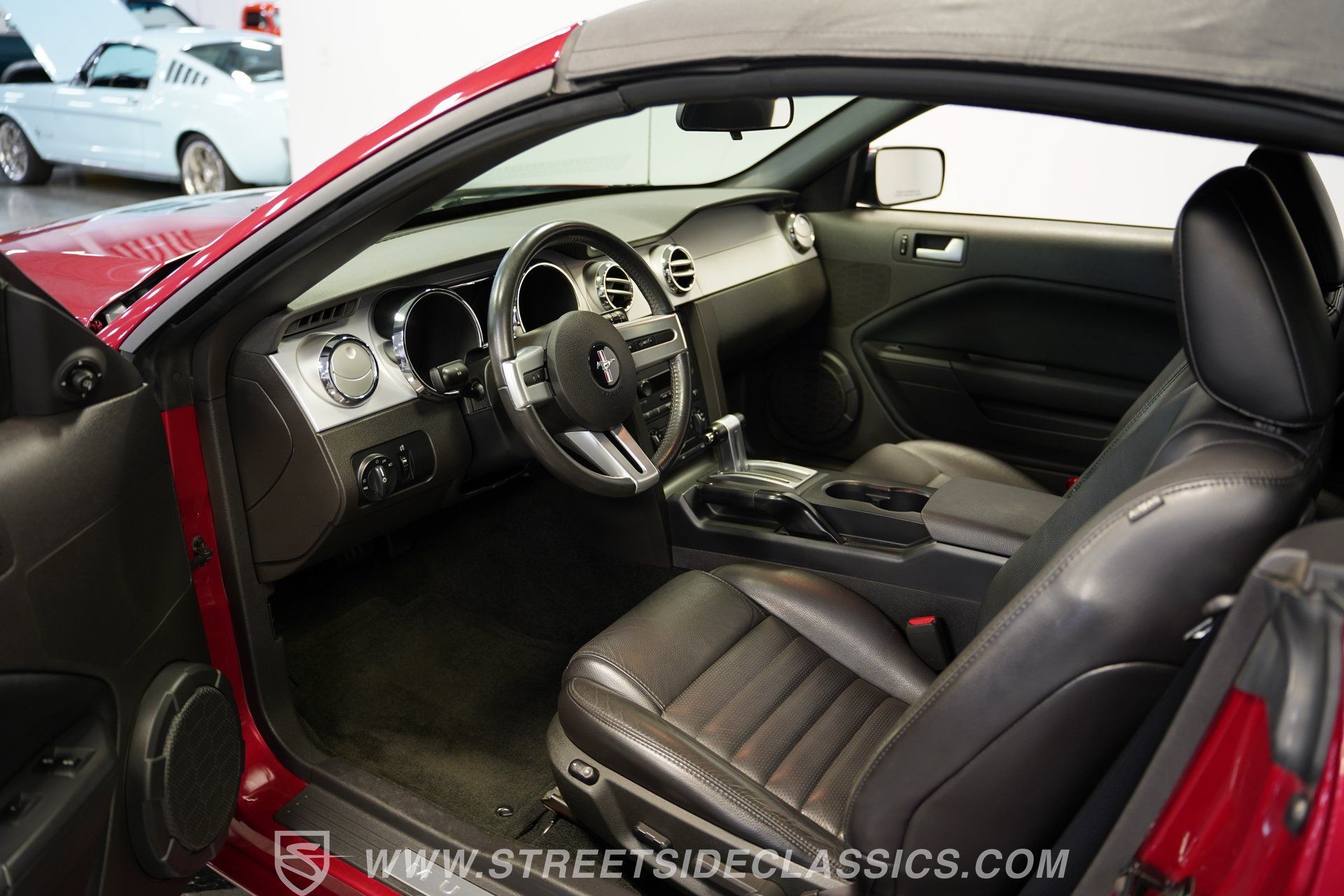 Used 2006 Ford Mustang GT RWD image 4