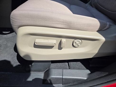 Used 2023 Honda Odyssey EX image 10