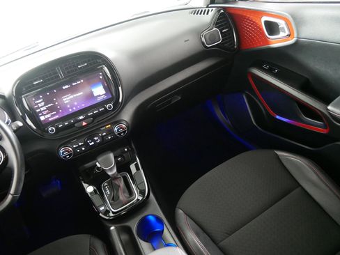Used 2023 Kia Soul GT-Line FWD image 11