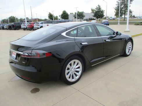 Used 2019 Tesla Model S 75D image 5