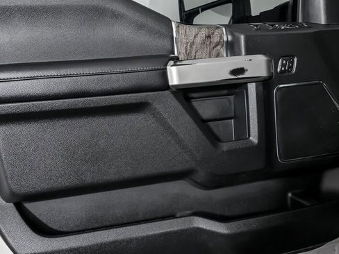 Used 2019 Ford F250 Lariat image 13