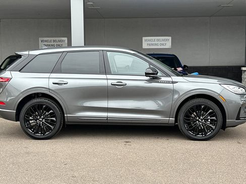 New 2025 Lincoln Corsair Reserve w/ Equipment Group 202A image 2