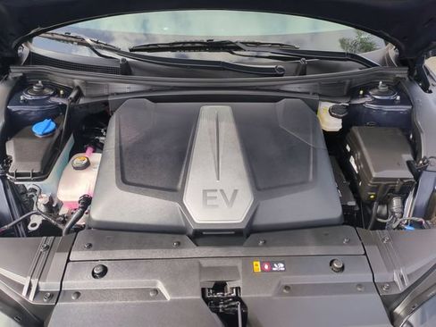 Certified 2023 Kia EV6 Wind RWD image 33
