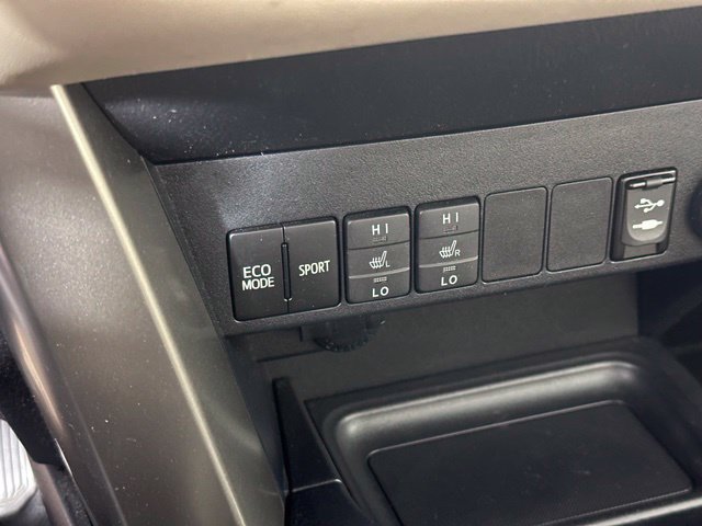 Used 2015 Toyota RAV4 Limited AWD/4WD image 20