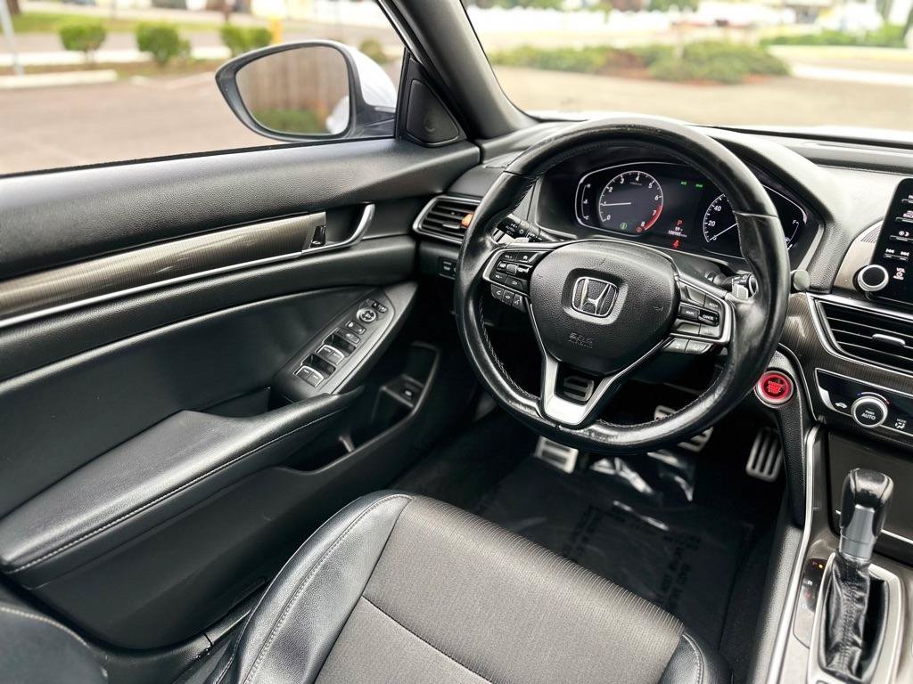 Used 2018 Honda Accord Sport image 11