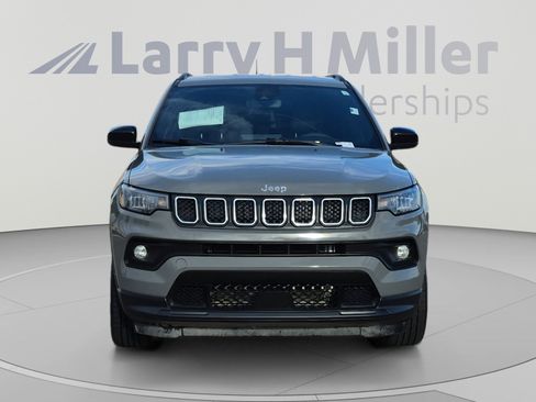 Used 2024 Jeep Compass Latitude AWD/4WD image 8