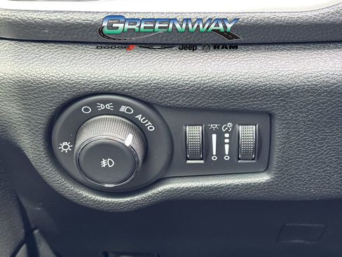 New 2026 Chrysler Pacifica Select image 25