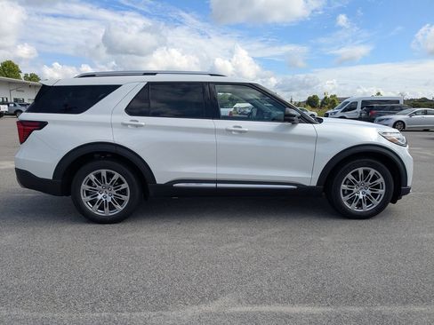 New 2026 Ford Explorer Platinum RWD image 3