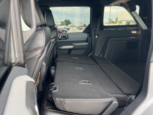 Used 2023 Ford Bronco Badlands w/ Sasquatch Package AWD/4WD image 38