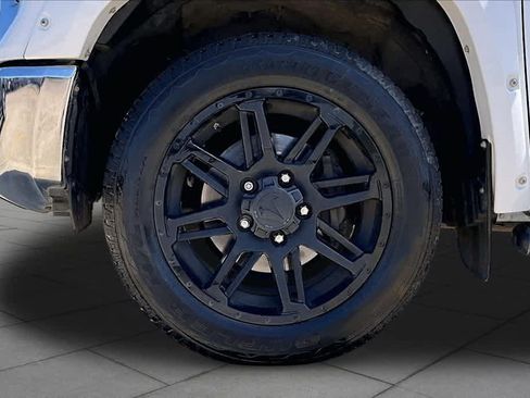 Used 2019 Toyota Tundra SR5 w/ SR5 Upgrade Package RWD image 33