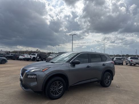 Certified 2023 Nissan Rogue S image 8