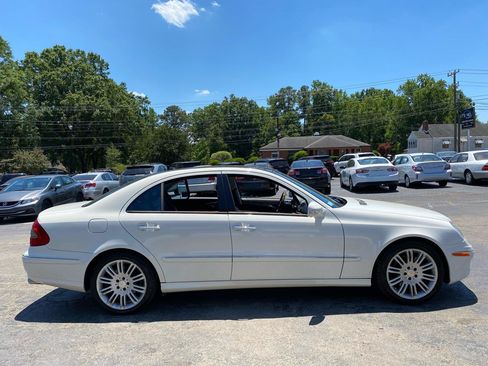 Used 2008 Mercedes-Benz E 350 4MATIC Sedan image 4