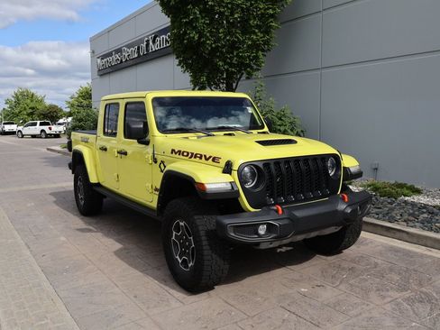 Used 2023 Jeep Gladiator Mojave w/ LED Lighting Group AWD/4WD image 1