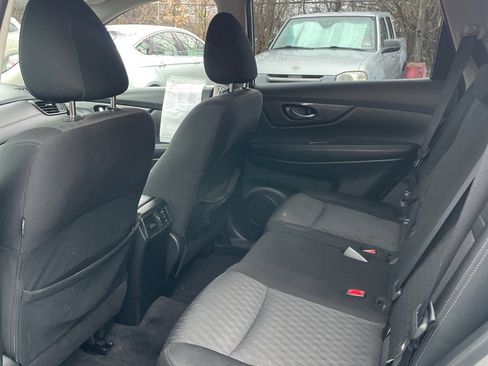 Used 2020 Nissan Rogue SV image 8