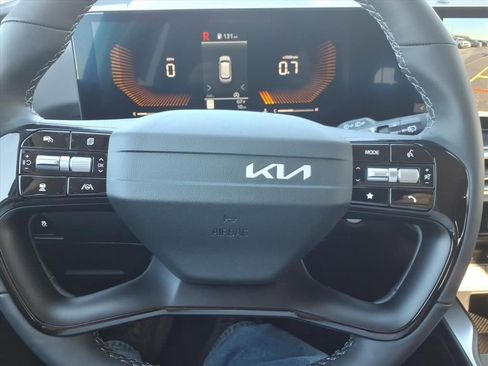 Used 2026 Kia Sorento LX FWD image 24