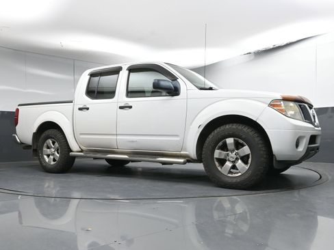 Used 2012 Nissan Frontier SV image 20