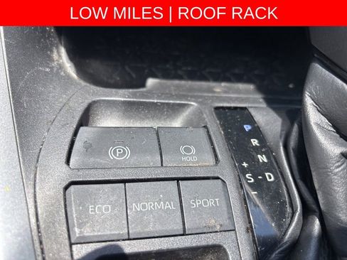 Used 2021 Toyota RAV4 LE FWD image 21
