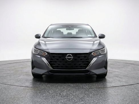Used 2025 Nissan Sentra SV FWD image 2