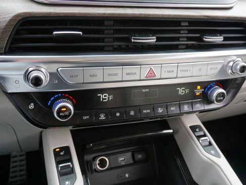 Used 2020 Kia Telluride SX w/ SX Prestige Package image 18