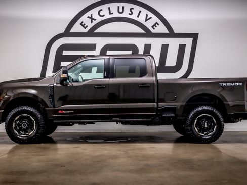 Used 2024 Ford F350 XLT w/ Black Appearance Package AWD/4WD image 6