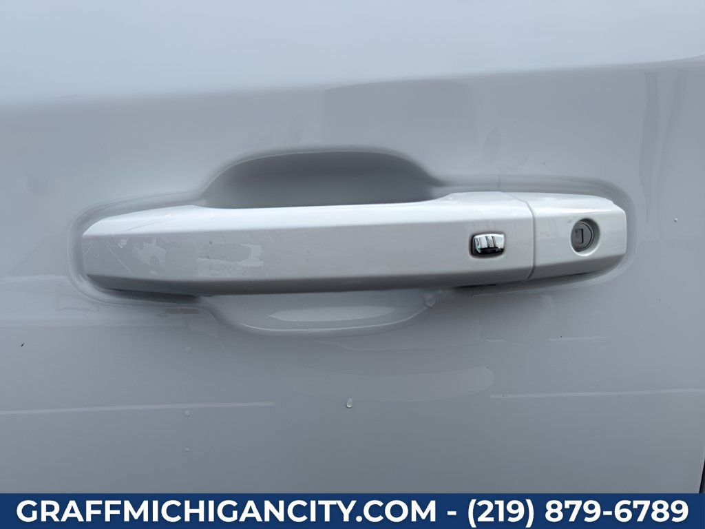 Used 2025 Chevrolet Silverado 1500 LT AWD/4WD image 35