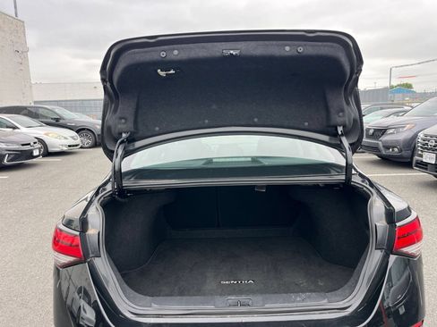 Used 2025 Nissan Sentra SV FWD image 30