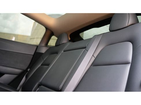 Used 2023 Tesla Model Y Long Range image 28