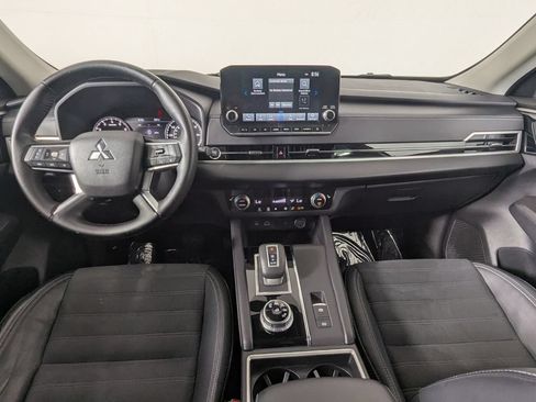 Used 2022 Mitsubishi Outlander SE FWD image 16