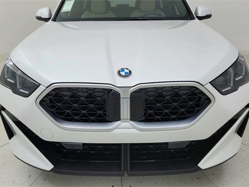 Used 2025 BMW X2 xDrive28i image 8