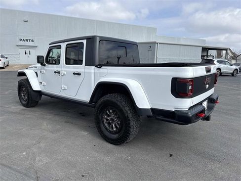 Used 2020 Jeep Gladiator Rubicon image 2