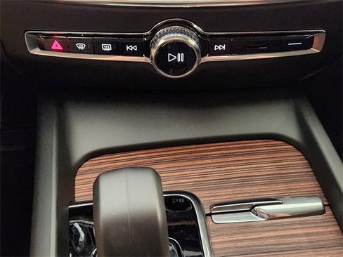 New 2026 Volvo V60 B5 Cross Country Plus w/ Protection Package Premier image 19