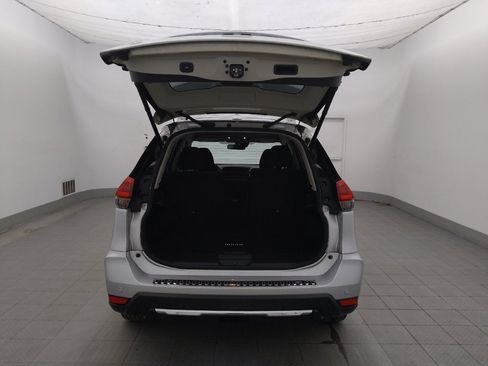 Used 2020 Nissan Rogue SV FWD image 29