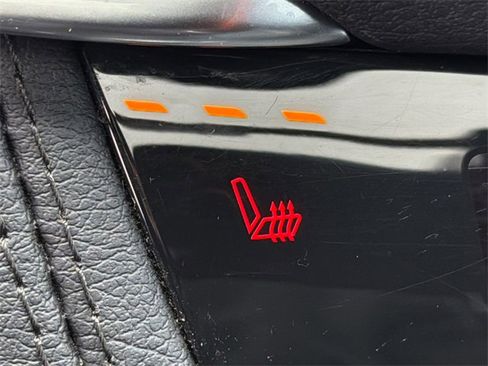 Used 2022 Cadillac XT5 Premium Luxury w/ LPO, Floor Liner Package image 31