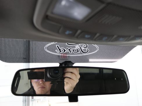 Used 2017 Ford F250 XLT w/ XLT Premium Package AWD/4WD image 55
