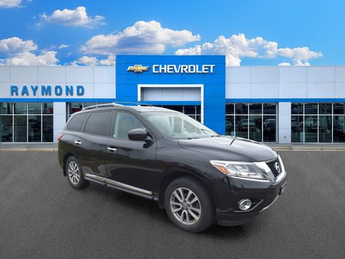Used 2016 Nissan Pathfinder SL w/ SL Premium Package AWD/4WD image 10