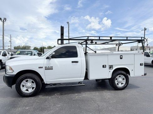 Used 2018 RAM 2500 Tradesman w/ Power & Remote Entry Group RWD image 9
