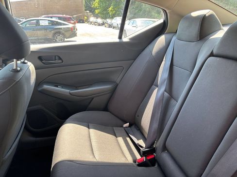 Used 2025 Nissan Altima 2.5 SV FWD image 38