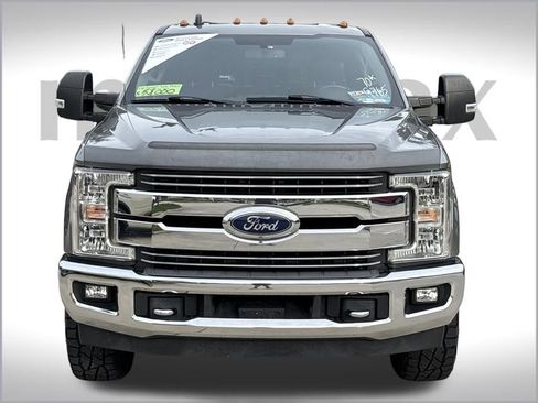 Used 2019 Ford F250 Lariat w/ Chrome Package image 14