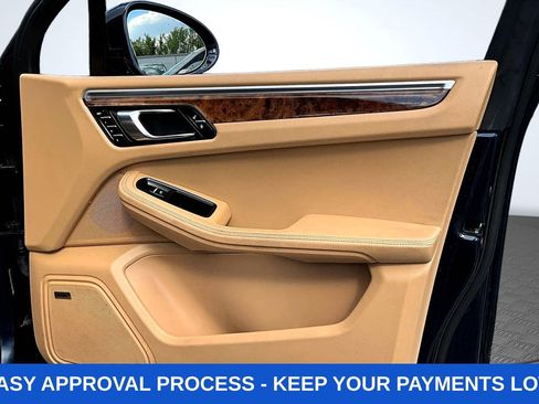 Used 2017 Porsche Macan AWD/4WD image 34