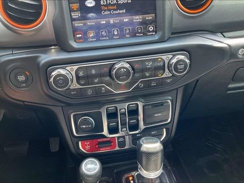Used 2020 Jeep Gladiator Mojave AWD/4WD image 16