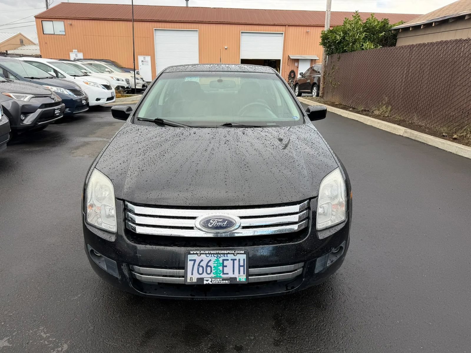 Used 2009 Ford Fusion SE FWD image 2