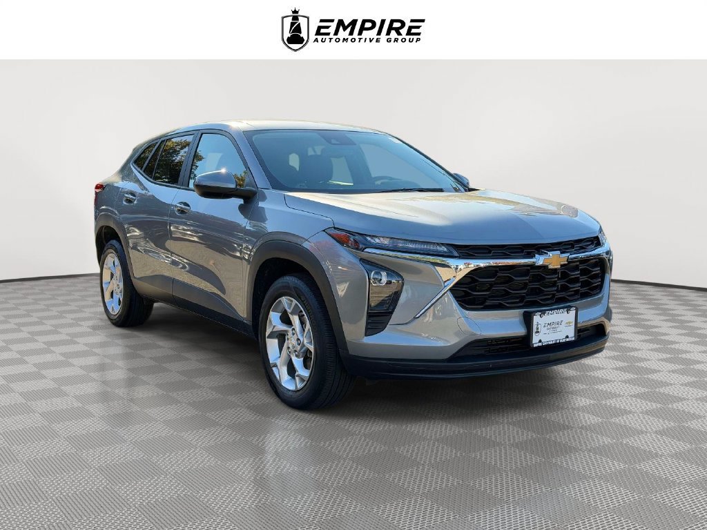 Used 2024 Chevrolet Trax LS w/ LS Convenience Package FWD image 1
