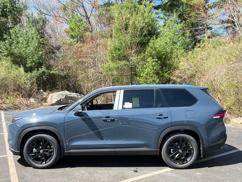 New 2026 Toyota Grand Highlander AWD Hybrid image 2