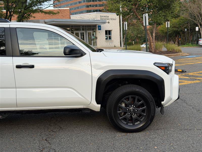 Used 2025 Toyota 4Runner SR5 AWD/4WD image 6