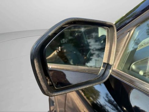 Used 2021 Ford Explorer XLT w/ Equipment Group 202A image 20