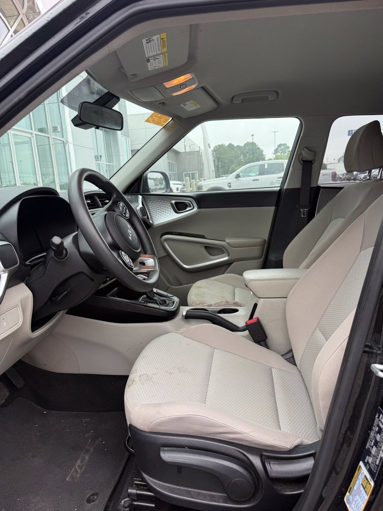 Used 2023 Kia Soul LX FWD image 6