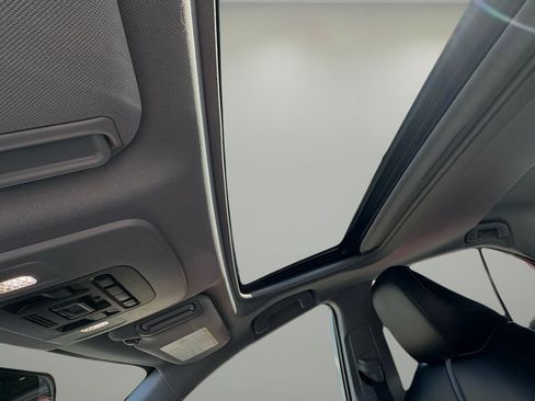 Used 2022 Toyota Camry SE w/ Cold Weather Package image 23