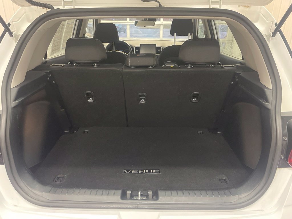 Used 2022 Hyundai Venue SEL w/ Cargo Package FWD image 15
