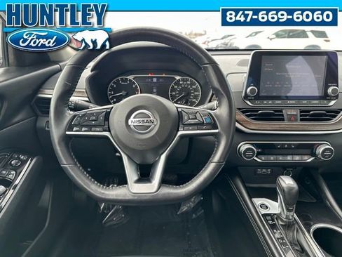 Used 2020 Nissan Altima 2.5 SL FWD image 13